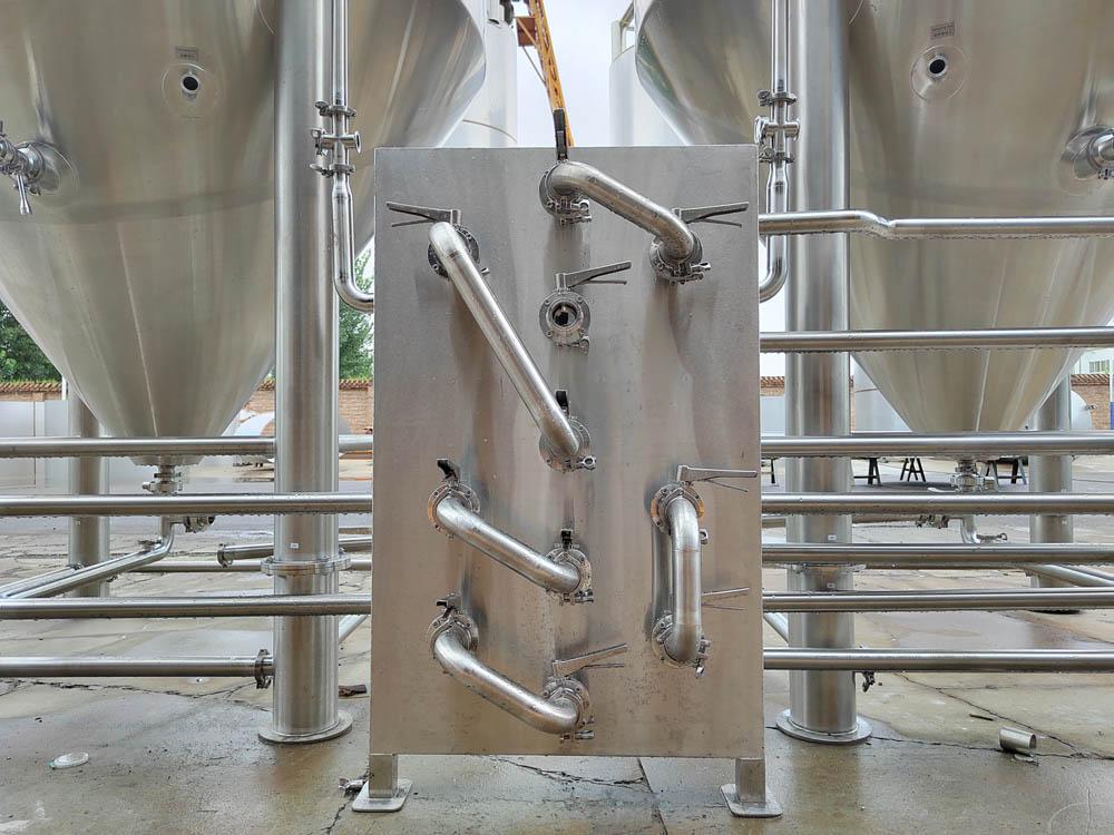 120hl Jacketed conical fermenter